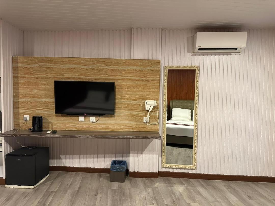 Ss Hotel Σερεμπάν Εξωτερικό φωτογραφία